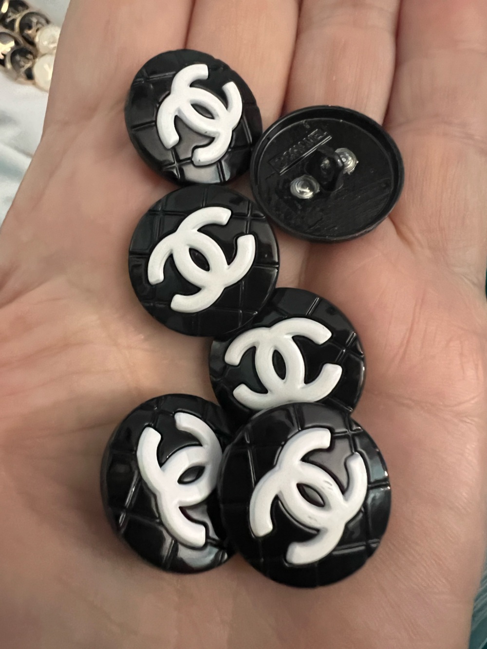 Set of 6-20mm/CC /Black grooved metal pattern /raised white logo/Stamp/Shanked